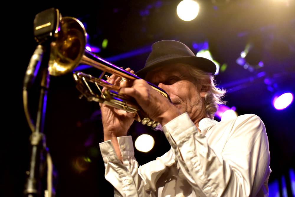 Jazzový trumpetista Erik Truffaz a rapper Nya strhli publikum v pražské Akropoli