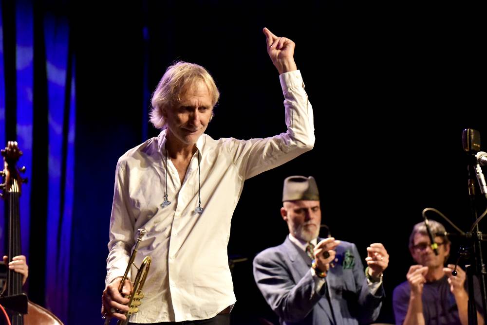 Jazzový trumpetista Erik Truffaz a rapper Nya strhli publikum v pražské Akropoli