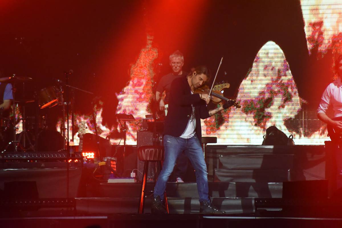 David Garrett zahrál v O2 areně na housle klasiku, ale i Nirvanu, Metalliku nebo Michaela Jacksona