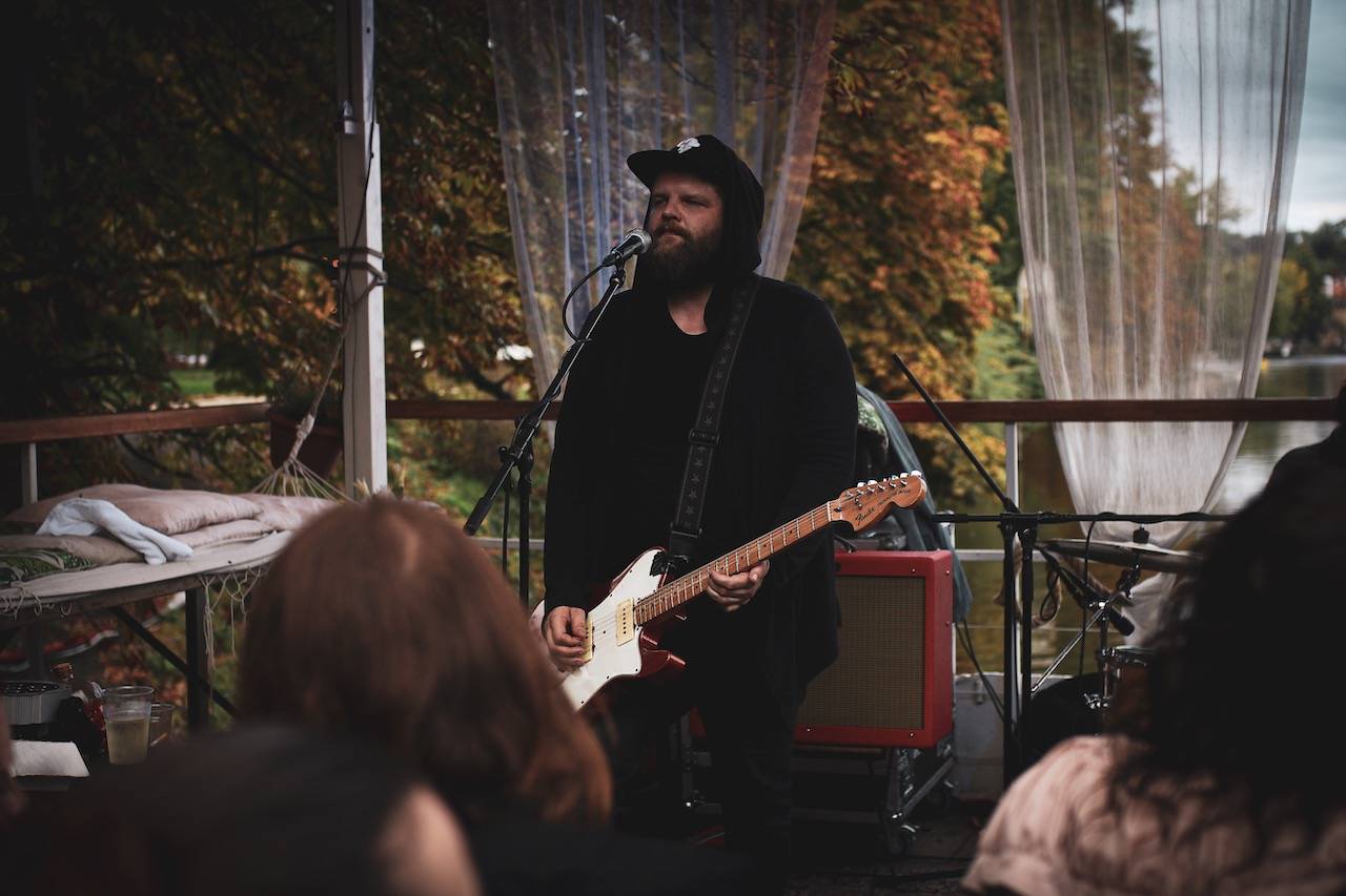 Vypsaná fiXa představila na pražském Střeleckém ostrově svou deštěm pokřtěnou Kvalitu