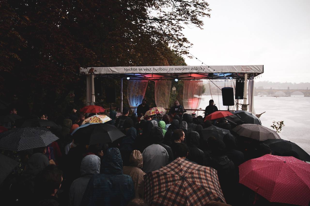 Vypsaná fiXa představila na pražském Střeleckém ostrově svou deštěm pokřtěnou Kvalitu