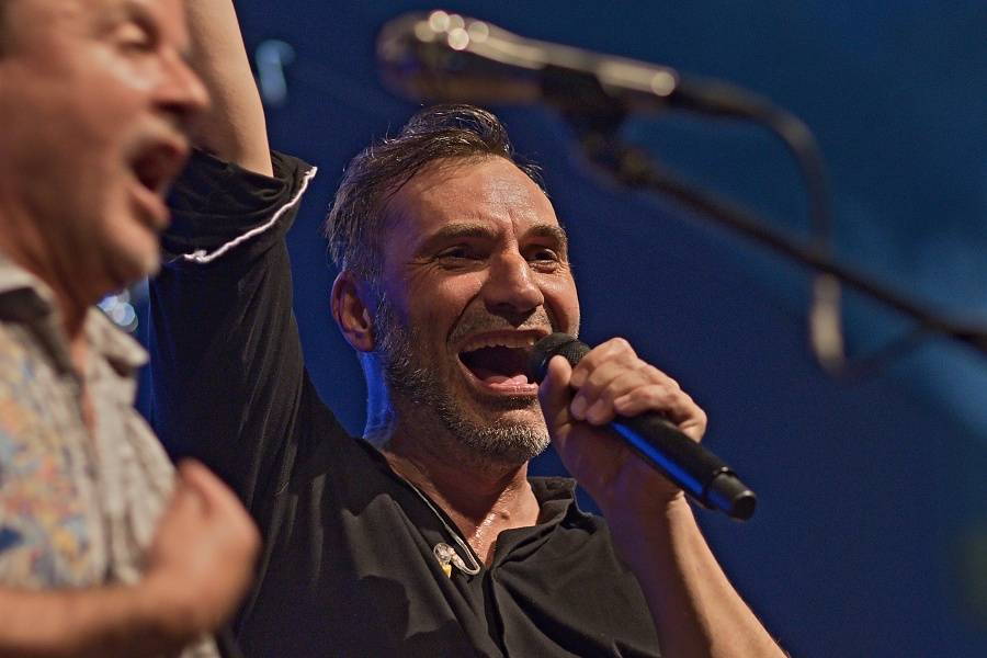 Mig 21 zahájili turné v Českých Budějovicích. Nechyběla nová píseň ani dámské spodní prádlo