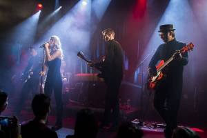 Průlet dimenzemi v Brně aneb Hooverphonic na Flédě