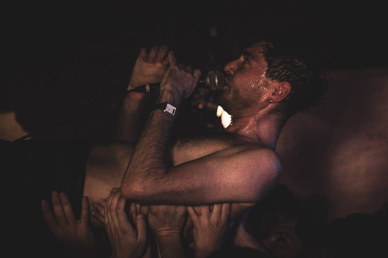 Life v Praze smazali hranice mezi pódiem a obecenstvem