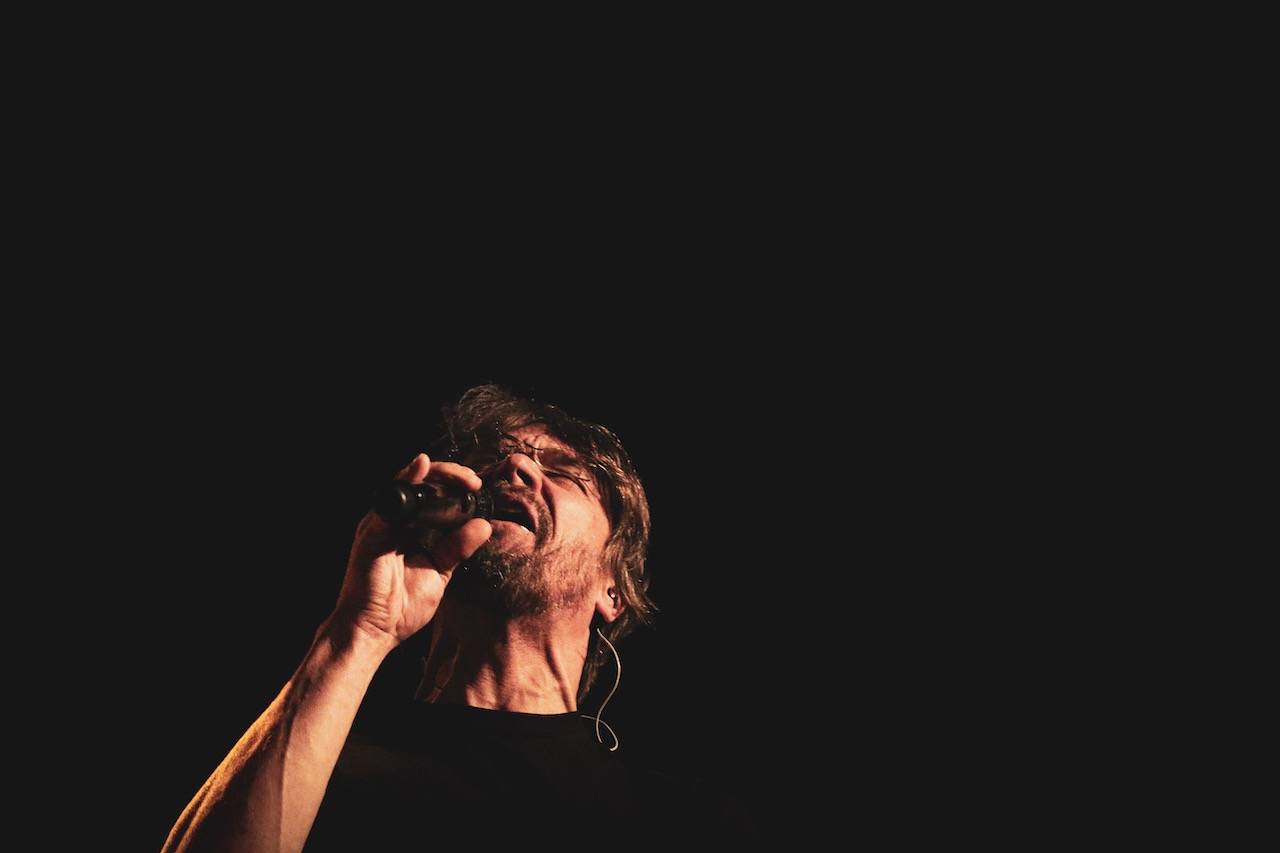 Dan Bárta nabil Palác Akropolis pozitivní energií. S Illustratosphere představil novou desku