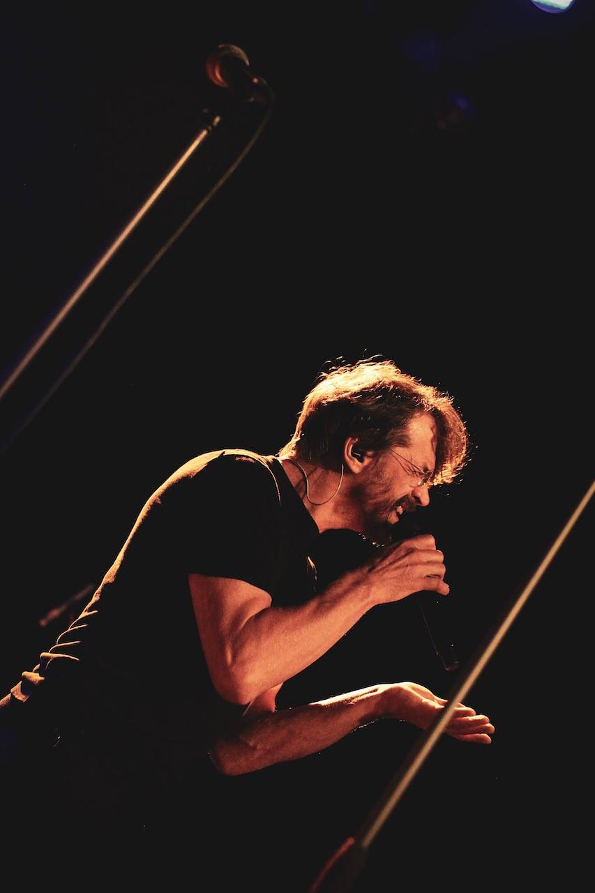 Dan Bárta nabil Palác Akropolis pozitivní energií. S Illustratosphere představil novou desku