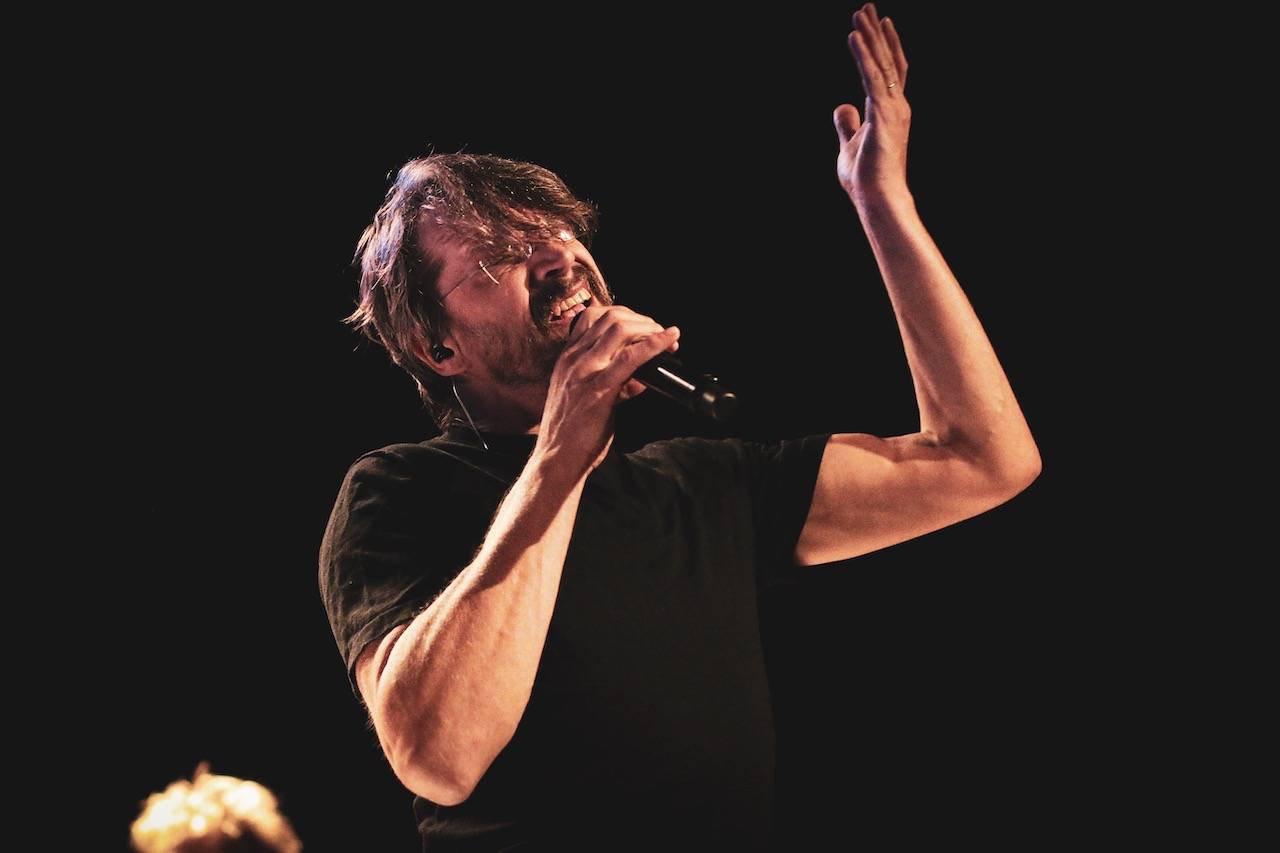 Dan Bárta nabil Palác Akropolis pozitivní energií. S Illustratosphere představil novou desku