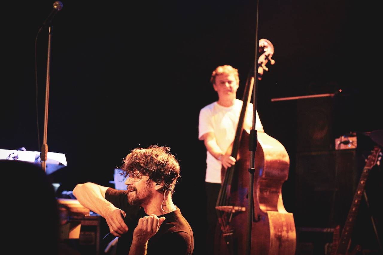 Dan Bárta nabil Palác Akropolis pozitivní energií. S Illustratosphere představil novou desku