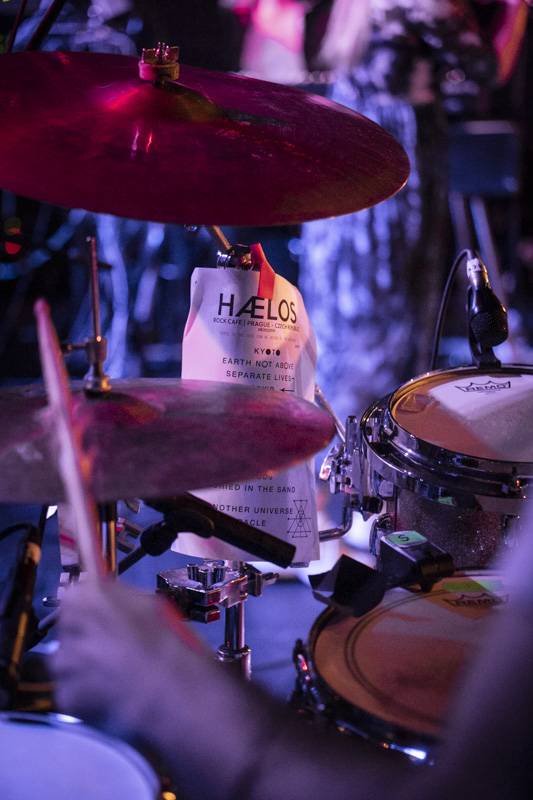 Britští HAELOS proměnili pražské Rock Café v melodický vesmír