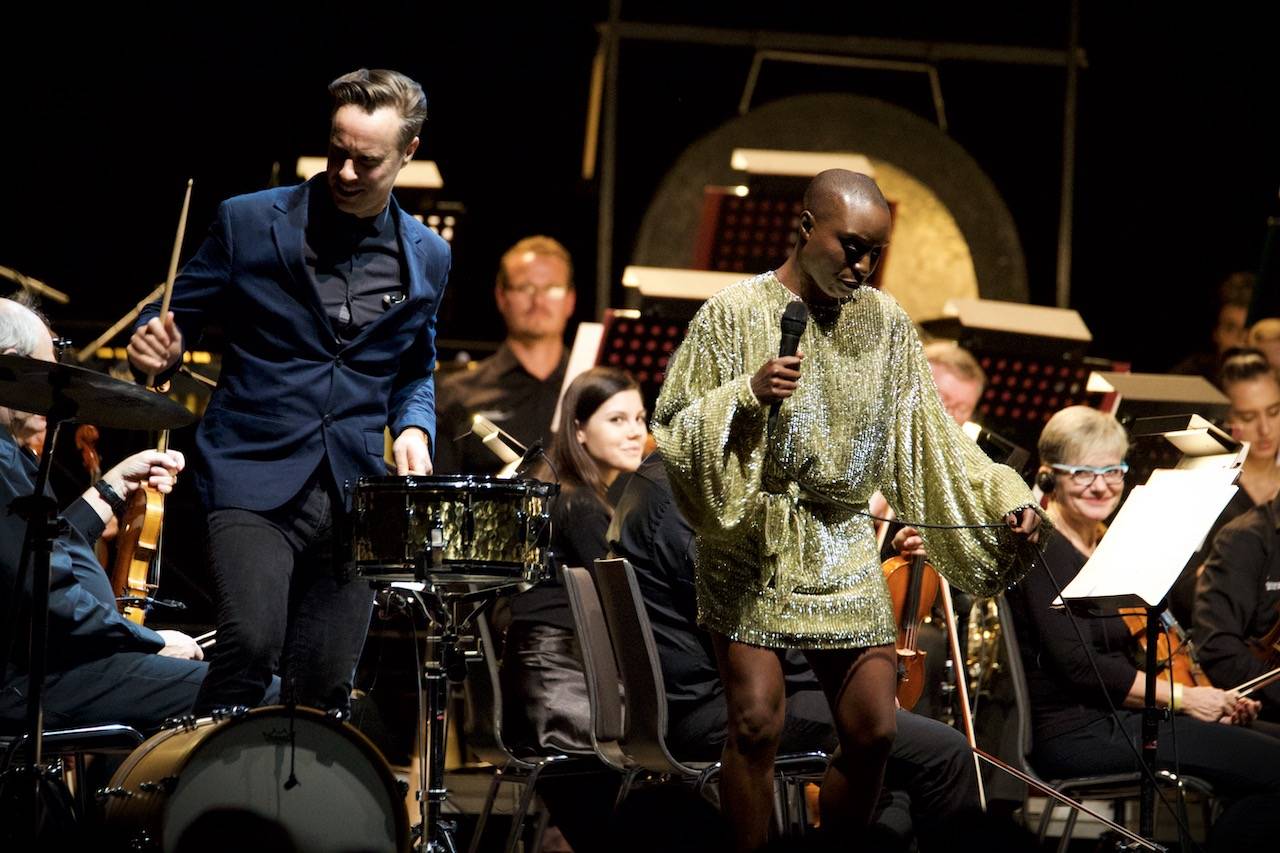 Laura Mvula doprovázená Brněnskou filharmonií přivezla do pražského Fora Karlín unikátní zážitek