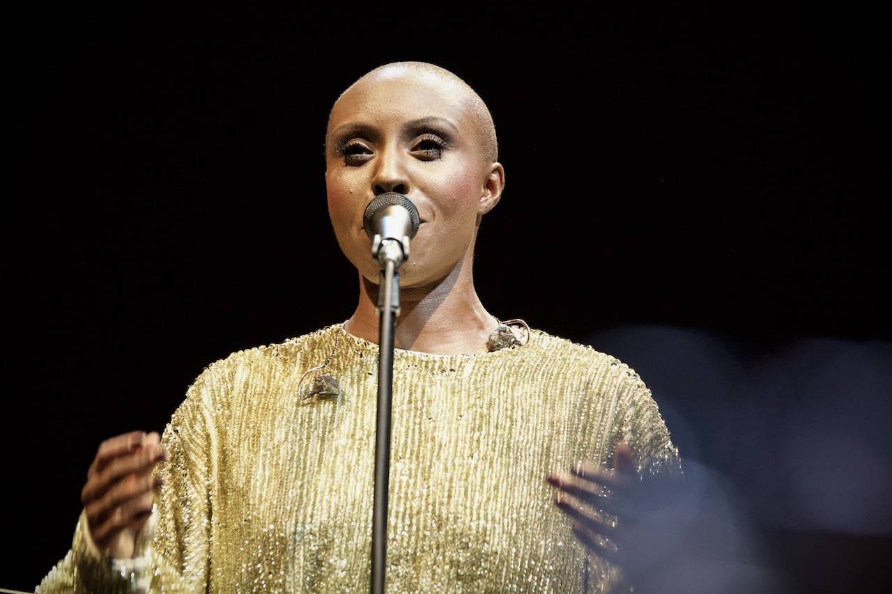 Laura Mvula doprovázená Brněnskou filharmonií přivezla do pražského Fora Karlín unikátní zážitek
