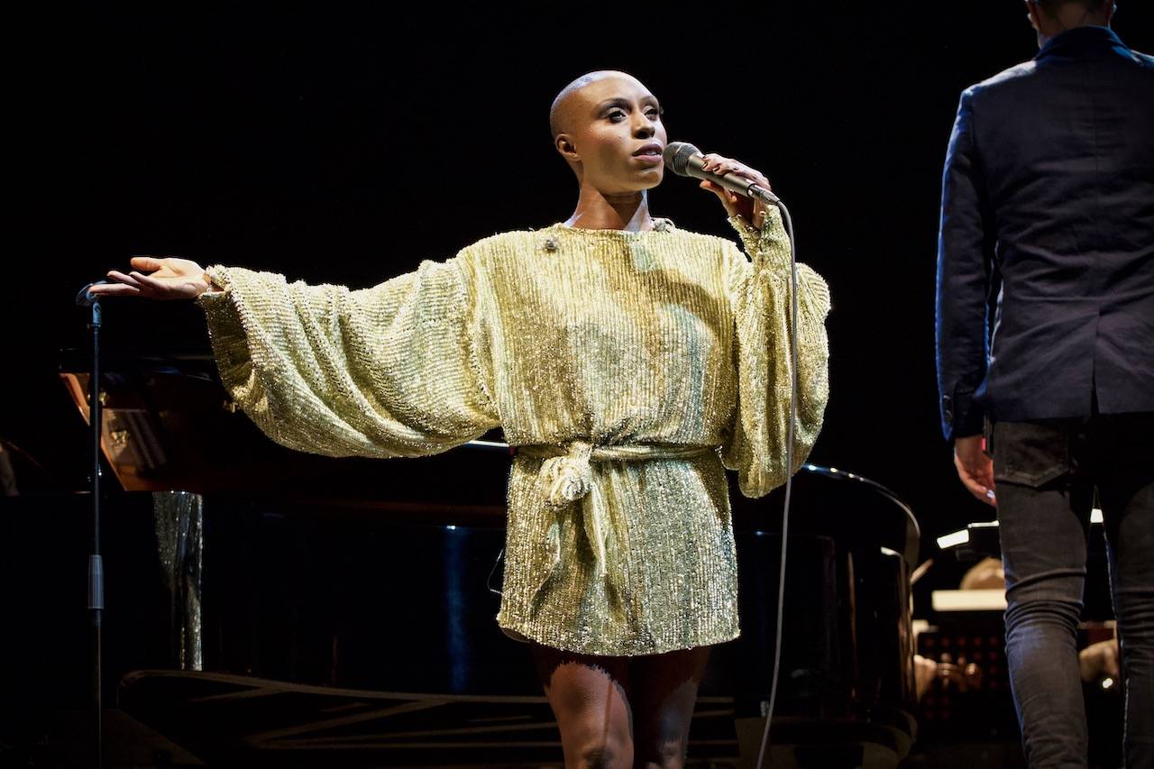 Laura Mvula doprovázená Brněnskou filharmonií přivezla do pražského Fora Karlín unikátní zážitek