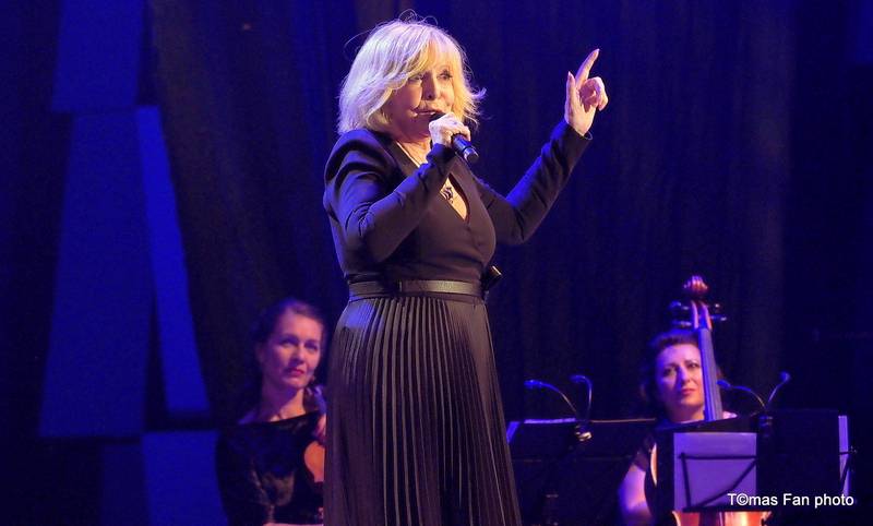 Haně Hegerové ve Foru Karlín gratulovali Lucie Bílá, Štefan Margita, Hana Zagorová a další