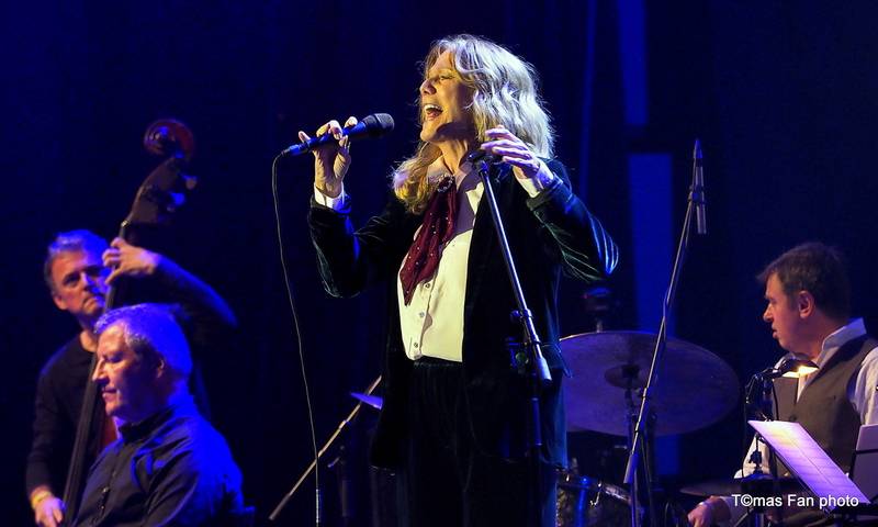 Haně Hegerové ve Foru Karlín gratulovali Lucie Bílá, Štefan Margita, Hana Zagorová a další