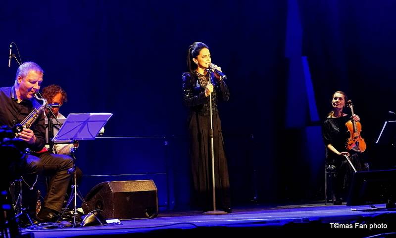 Haně Hegerové ve Foru Karlín gratulovali Lucie Bílá, Štefan Margita, Hana Zagorová a další