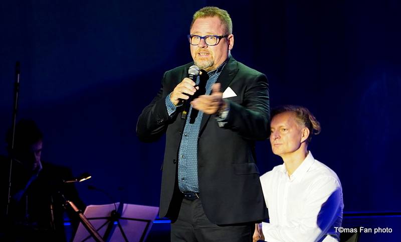 Haně Hegerové ve Foru Karlín gratulovali Lucie Bílá, Štefan Margita, Hana Zagorová a další