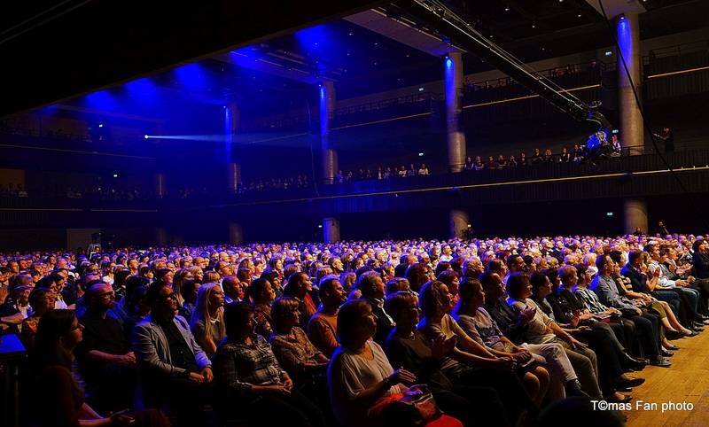Haně Hegerové ve Foru Karlín gratulovali Lucie Bílá, Štefan Margita, Hana Zagorová a další