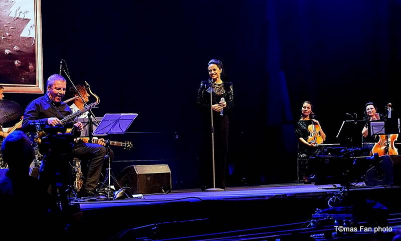 Haně Hegerové ve Foru Karlín gratulovali Lucie Bílá, Štefan Margita, Hana Zagorová a další