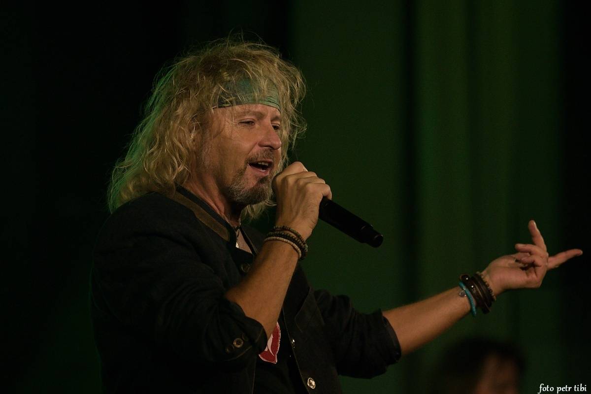 Peter Nagy slavil v Českých Budějovicích šedesátiny. Diváky zvedl ze sedadel