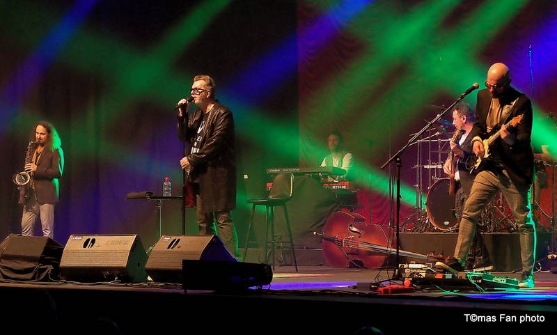 Richard Müller, Michael Kocáb a Ondřej Soukup se ve Foru Karlín vrátili do penzionu Svět