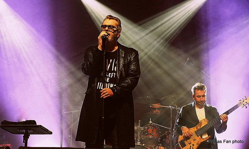 Richard Müller, Michael Kocáb a Ondřej Soukup se ve Foru Karlín vrátili do penzionu Svět