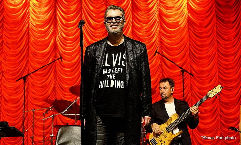 Richard Müller, Michael Kocáb a Ondřej Soukup se ve Foru Karlín vrátili do penzionu Svět