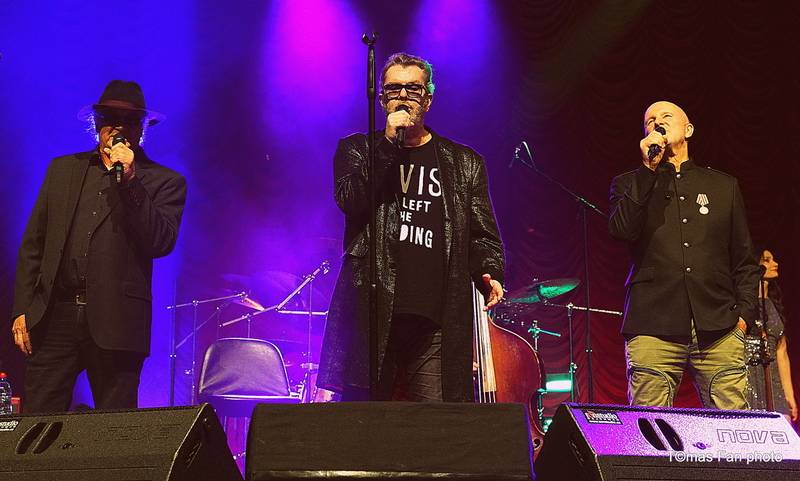 Richard Müller, Michael Kocáb a Ondřej Soukup se ve Foru Karlín vrátili do penzionu Svět