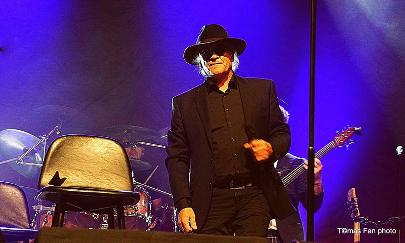 Richard Müller, Michael Kocáb a Ondřej Soukup se ve Foru Karlín vrátili do penzionu Svět