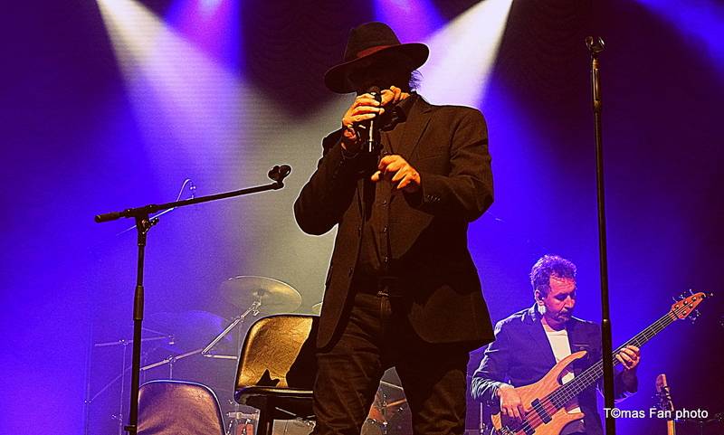 Richard Müller, Michael Kocáb a Ondřej Soukup se ve Foru Karlín vrátili do penzionu Svět