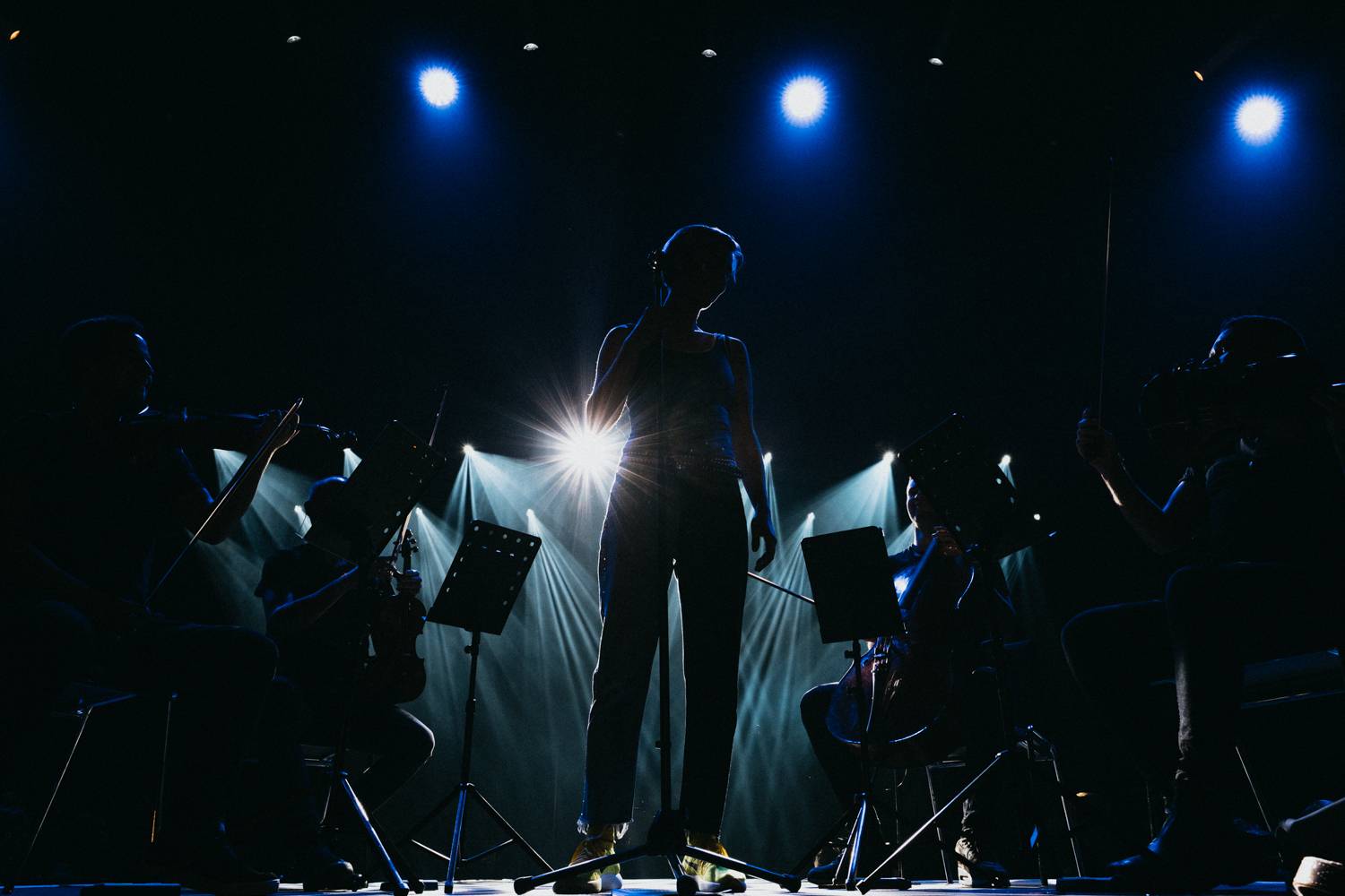 Dojatá Barbora Poláková si splnila sen: Ve Foru Karlín se prolétla nad hlavami diváku