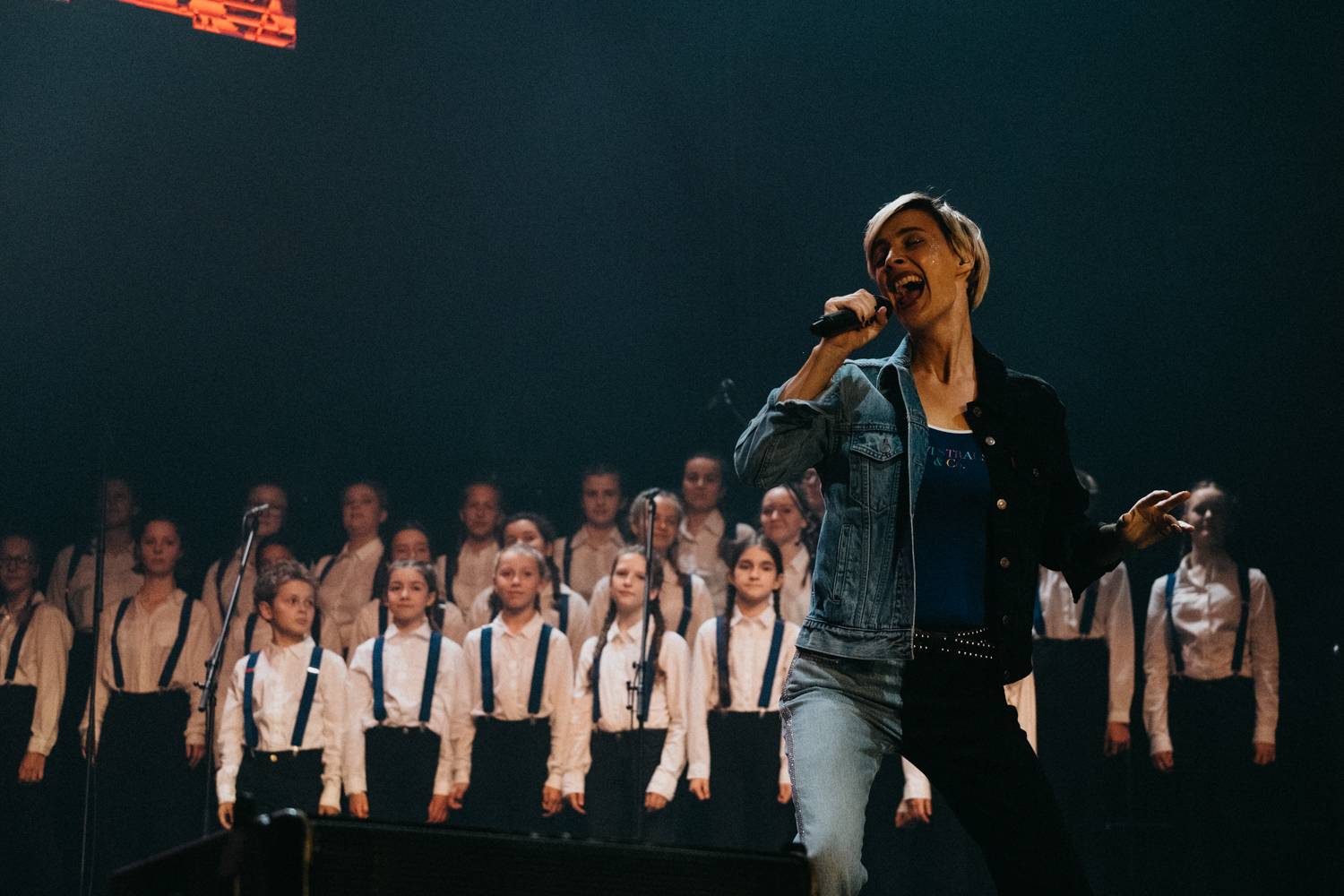 Dojatá Barbora Poláková si splnila sen: Ve Foru Karlín se prolétla nad hlavami diváku