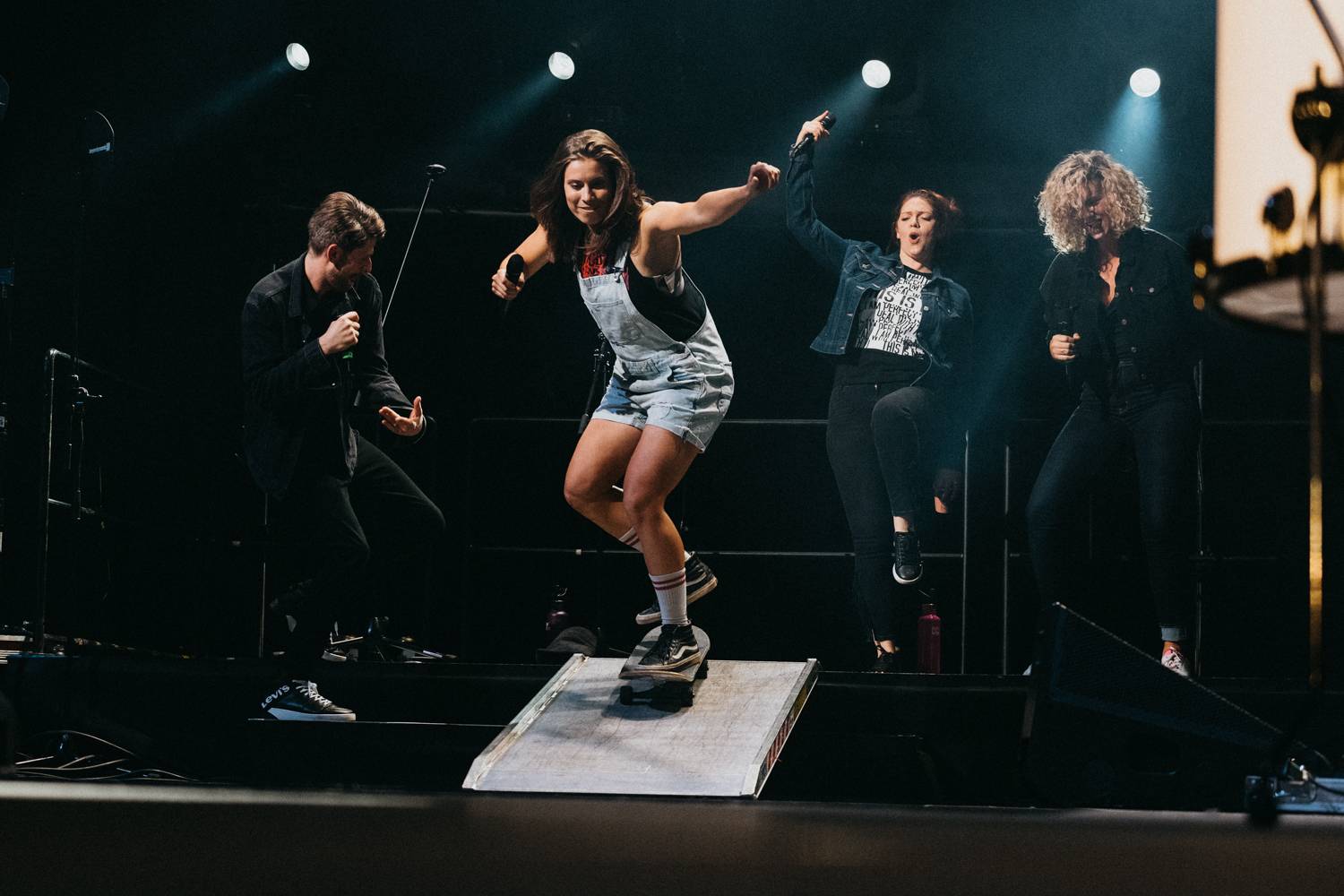 Dojatá Barbora Poláková si splnila sen: Ve Foru Karlín se prolétla nad hlavami diváku