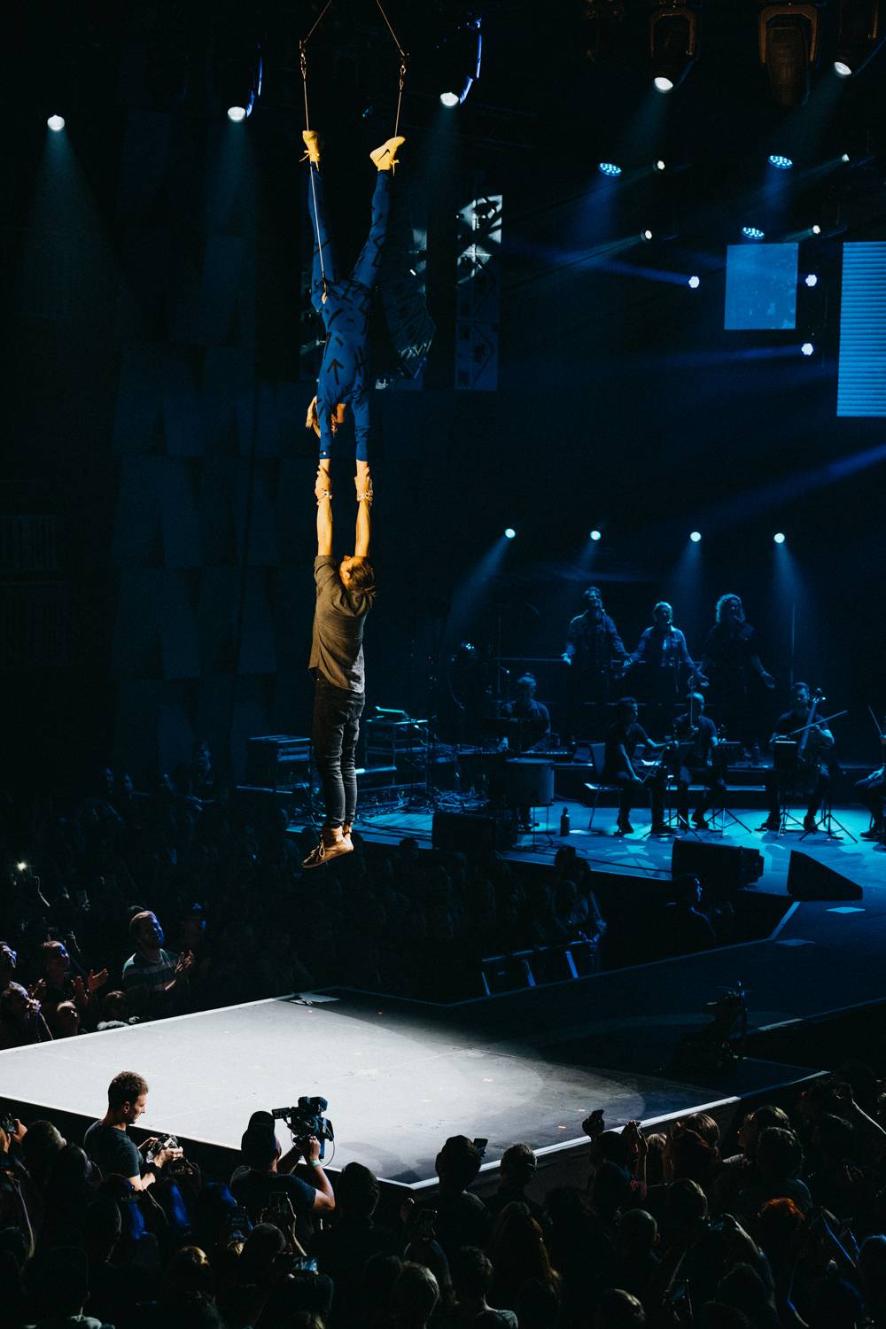 Dojatá Barbora Poláková si splnila sen: Ve Foru Karlín se prolétla nad hlavami diváku