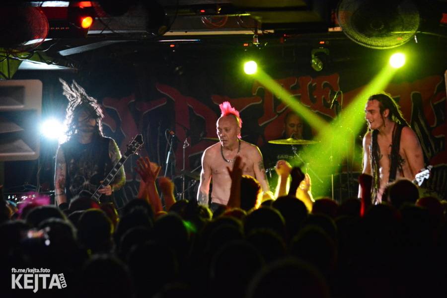 The Exploited rozpoutali v Praze punkové šílenství