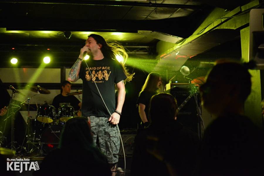 The Exploited rozpoutali v Praze punkové šílenství