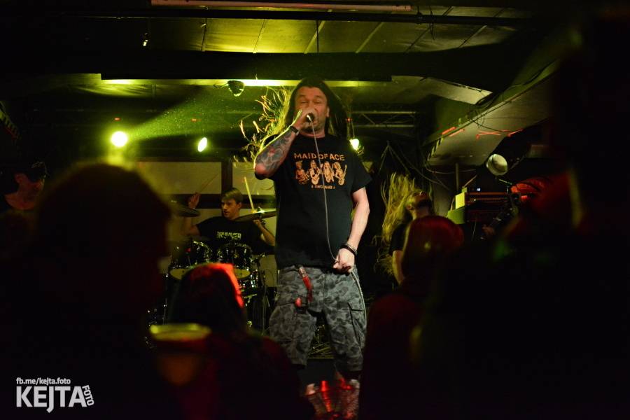 The Exploited rozpoutali v Praze punkové šílenství