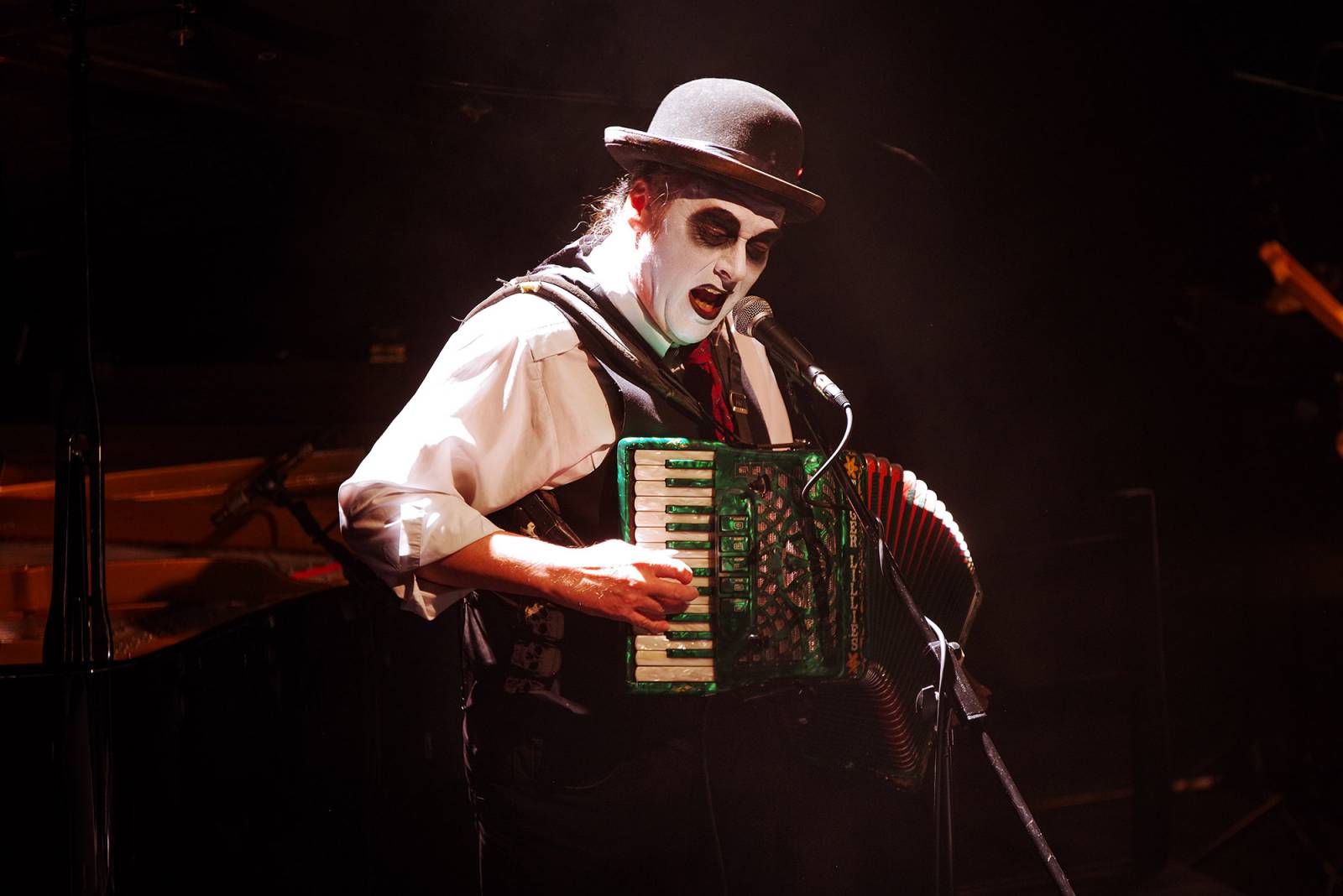 Tiger Lillies se v Divadle Archa vrátili ke kabaretu. Podívali jsme se i do zákulisí