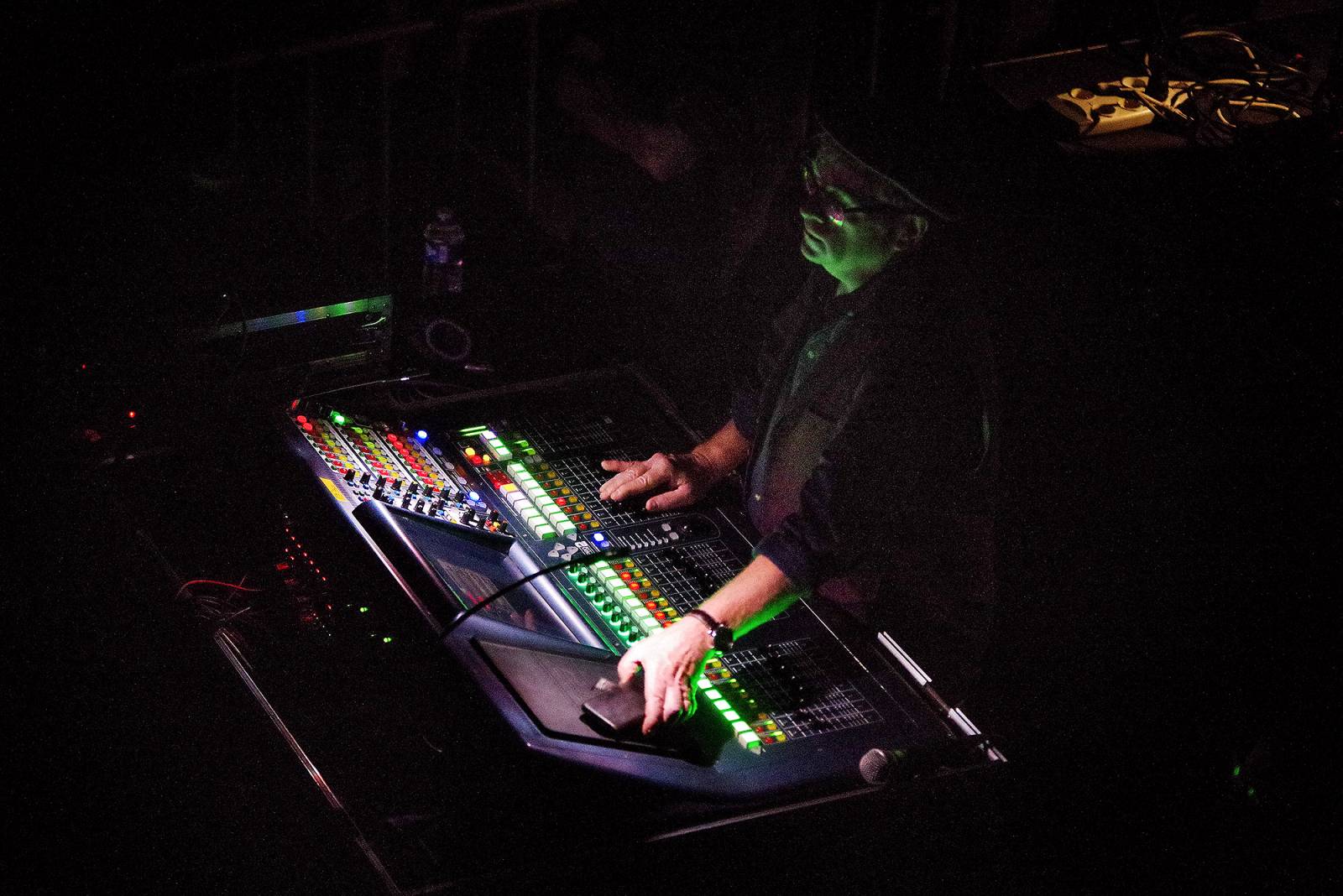 Tiger Lillies se v Divadle Archa vrátili ke kabaretu. Podívali jsme se i do zákulisí