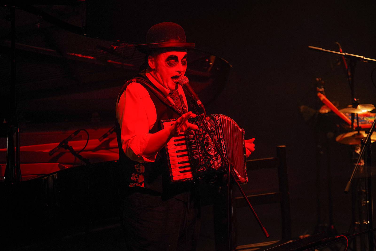 Tiger Lillies se v Divadle Archa vrátili ke kabaretu. Podívali jsme se i do zákulisí