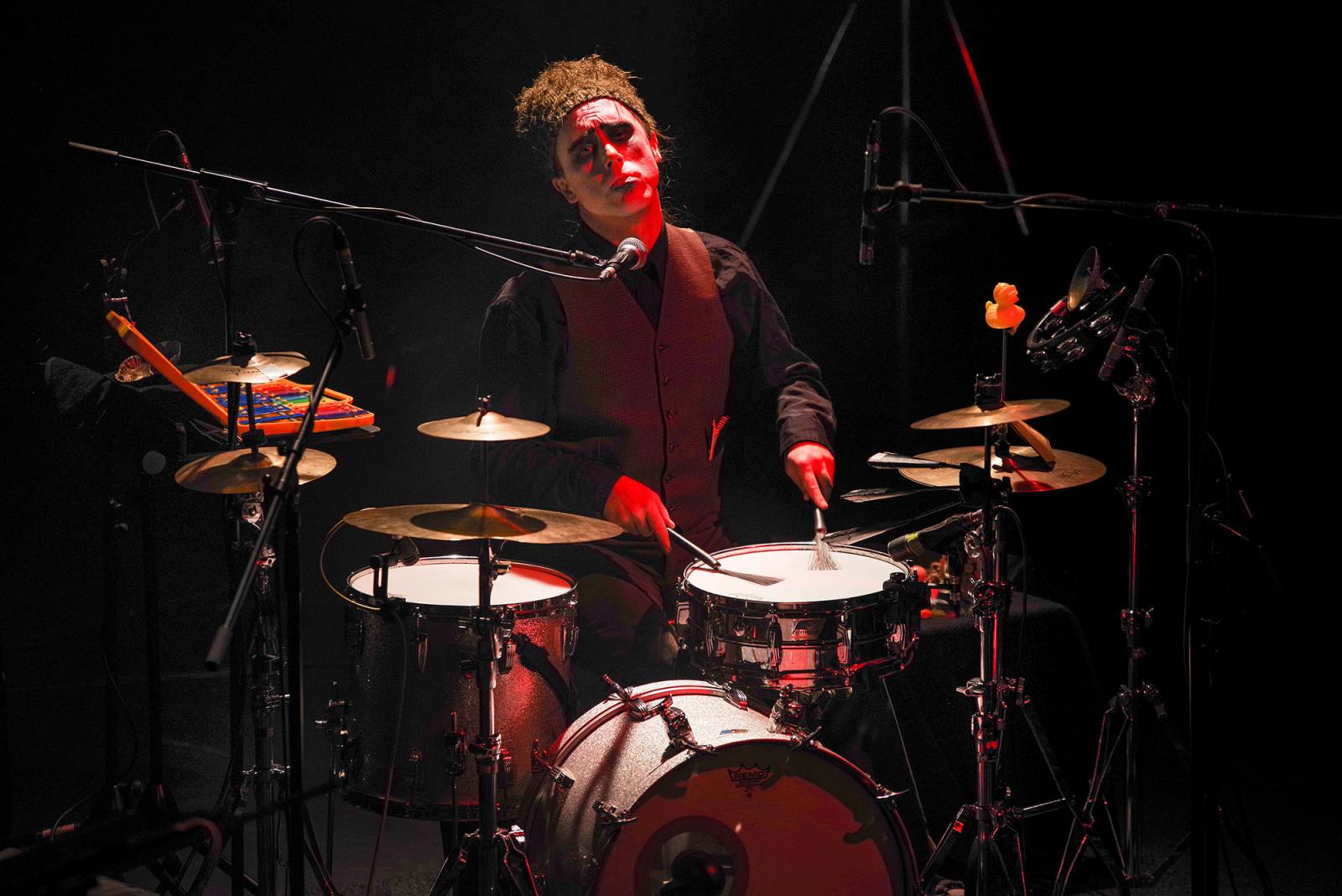 Tiger Lillies se v Divadle Archa vrátili ke kabaretu. Podívali jsme se i do zákulisí