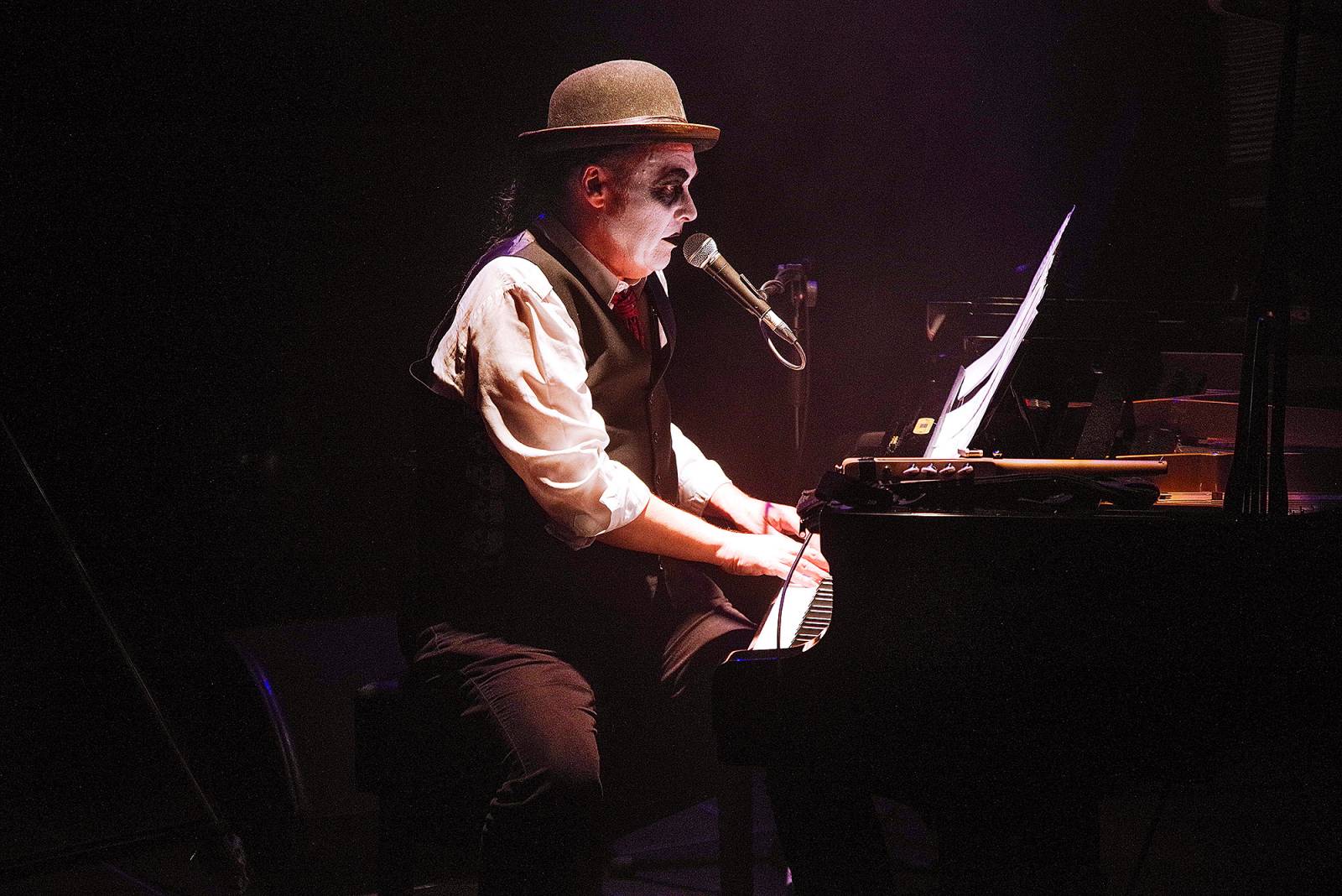 Tiger Lillies se v Divadle Archa vrátili ke kabaretu. Podívali jsme se i do zákulisí