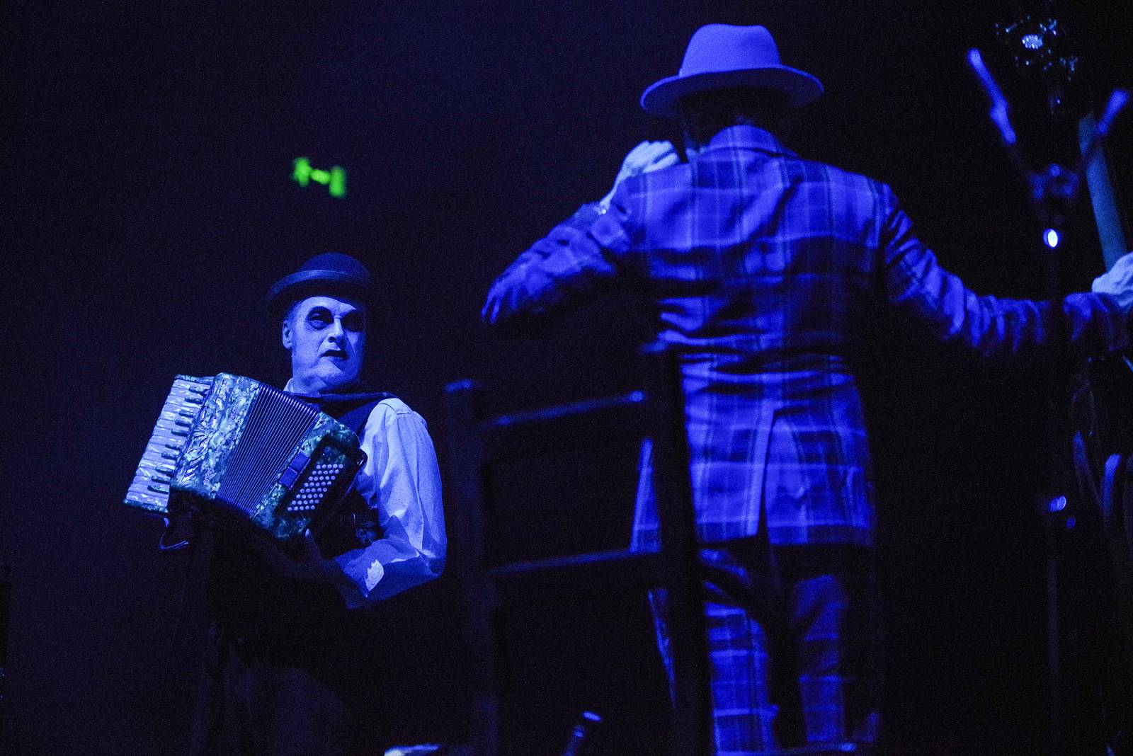 Tiger Lillies se v Divadle Archa vrátili ke kabaretu. Podívali jsme se i do zákulisí