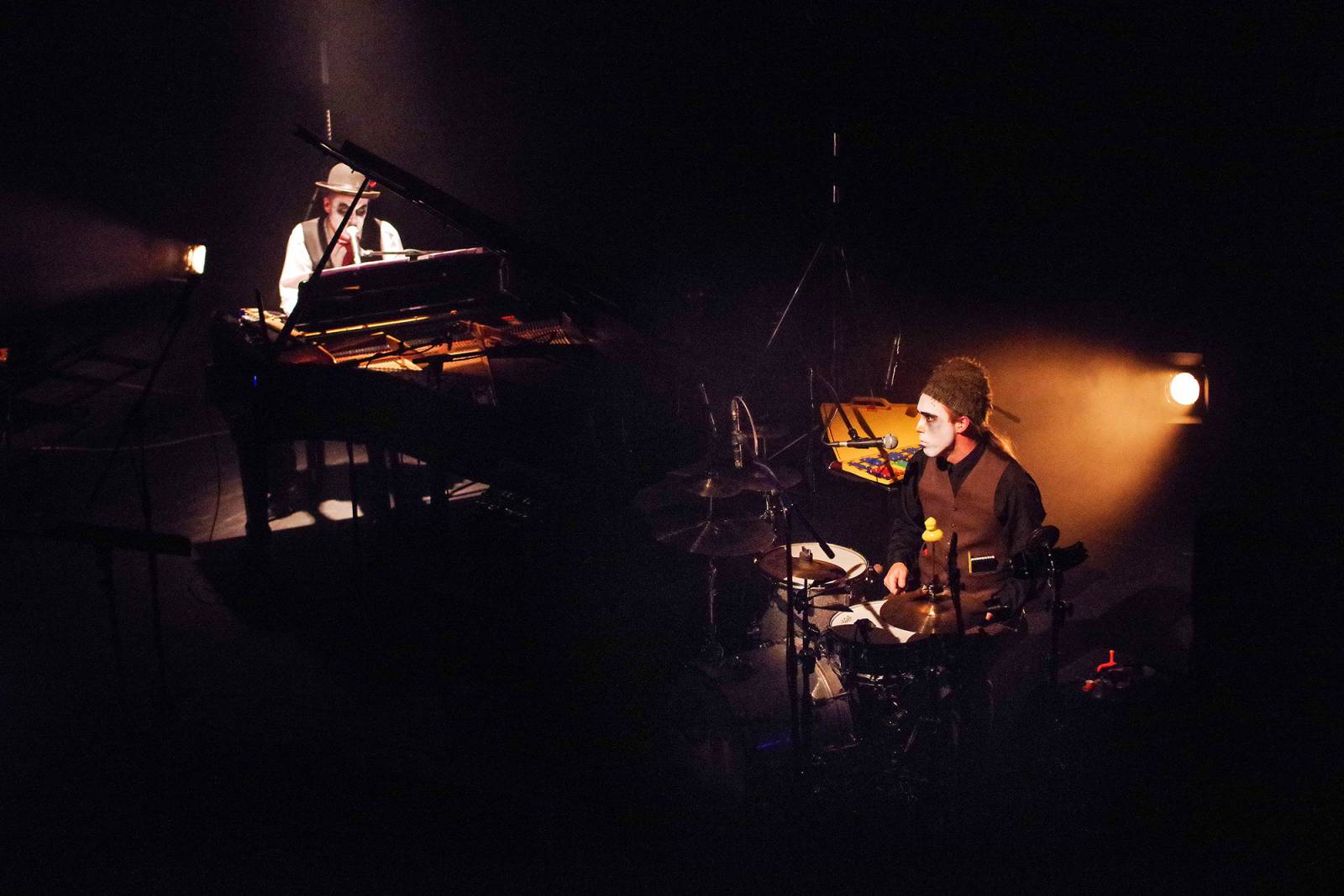 Tiger Lillies se v Divadle Archa vrátili ke kabaretu. Podívali jsme se i do zákulisí