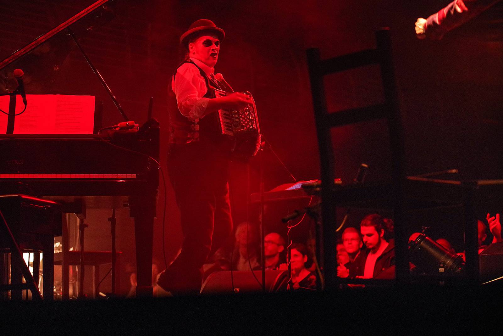 Tiger Lillies se v Divadle Archa vrátili ke kabaretu. Podívali jsme se i do zákulisí