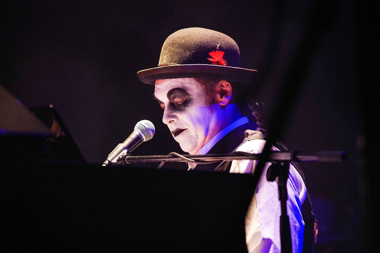 Tiger Lillies se v Divadle Archa vrátili ke kabaretu. Podívali jsme se i do zákulisí