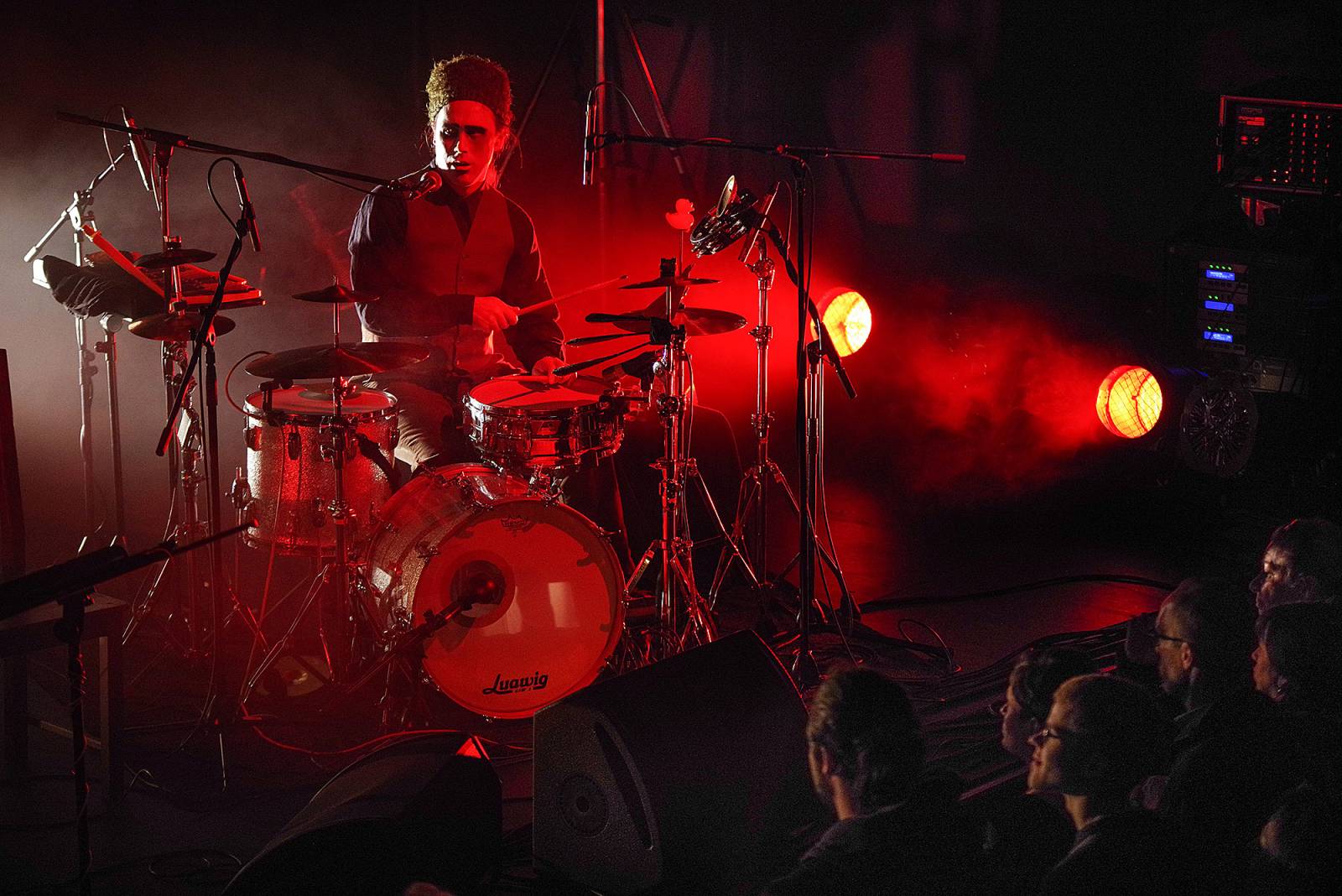 Tiger Lillies se v Divadle Archa vrátili ke kabaretu. Podívali jsme se i do zákulisí