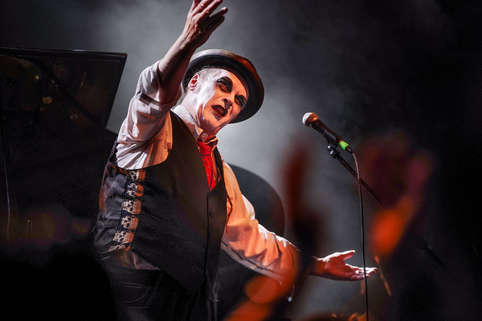 Tiger Lillies se v Divadle Archa vrátili ke kabaretu. Podívali jsme se i do zákulisí