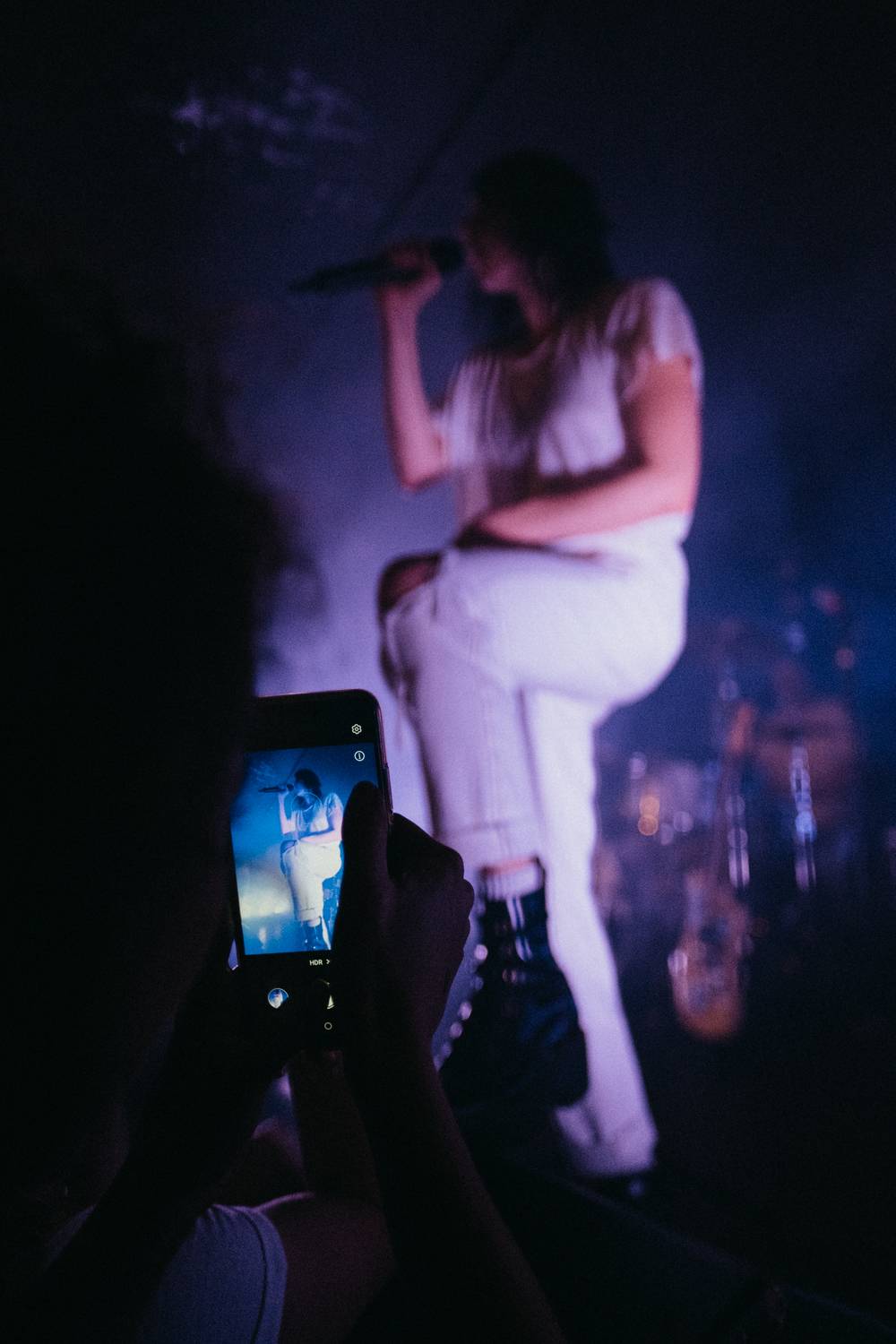 K.Flay rozdávala energii ve vyprodaném Rock Café