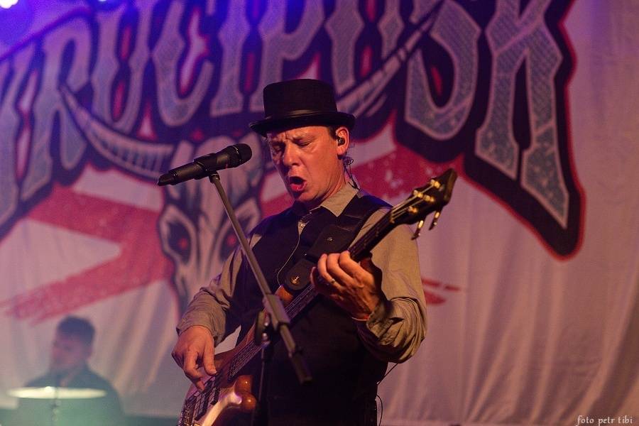 Krucipüsk představil v Českých Budějovicích nové album Country Hell