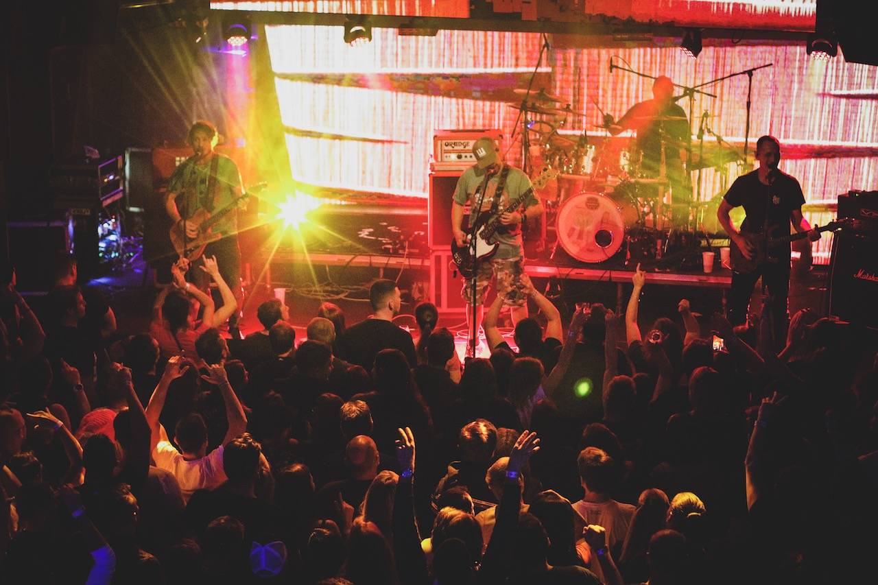 Wohnout v pražské Retro Music Hall nezahráli ani jeden pomalý song. Sál tančil od začátku do konce